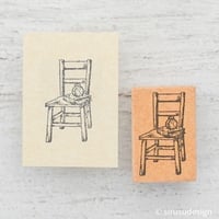 アンティークの椅子（レトロな木のイス）