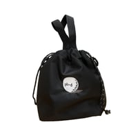 SUSTAINABILITY SHOULDER KINCHAKU BAG BLACK