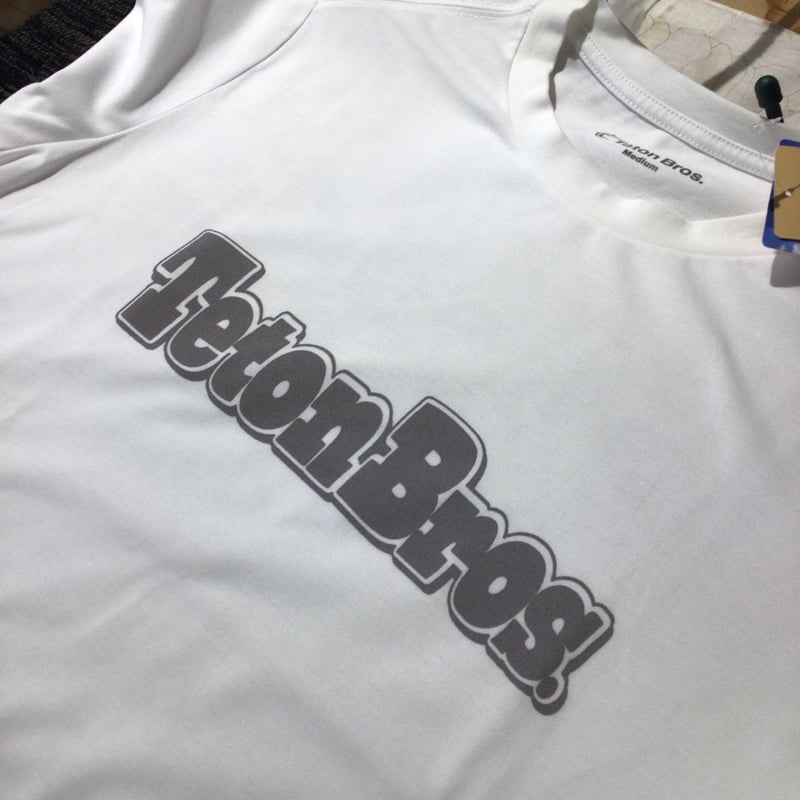 莉*様 BEEDEN LOGO CRACK JUST FIT TEE イエロー LOGO CRACK JUST FIT TEE – BEEDEN