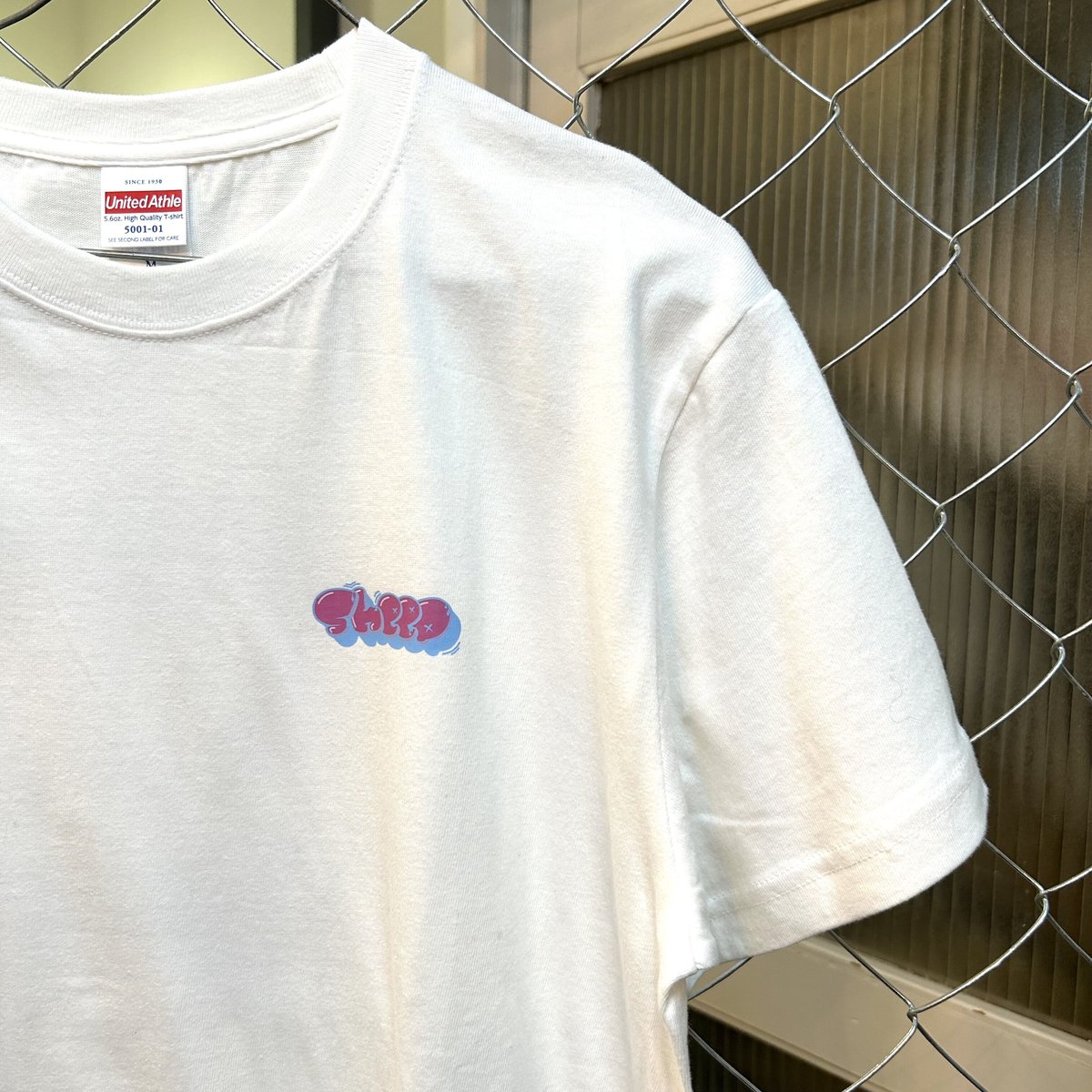 THE BONEZ バックプリント Tシャツ ホワイト THE BONEZ バックプリント Tシャツ ホワイト THE BONEZ Tシャツ