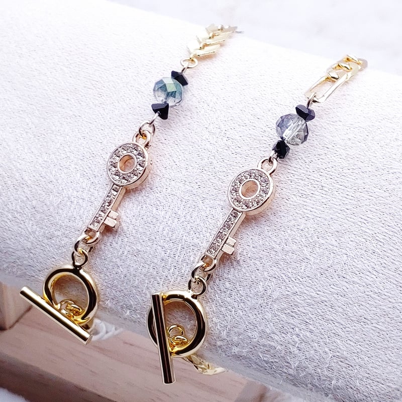 鍵ブレスレット #2 | Trovare