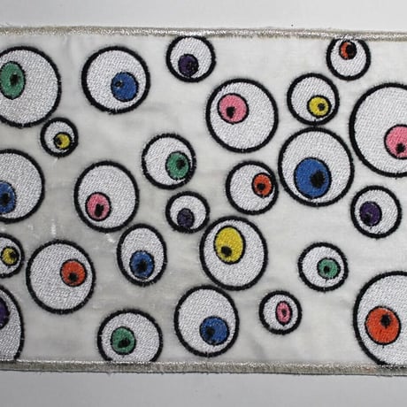 EYEs