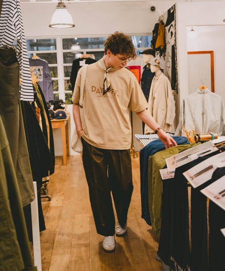 #-10 "DAYOFF" loose classic logo tee（Beige）
