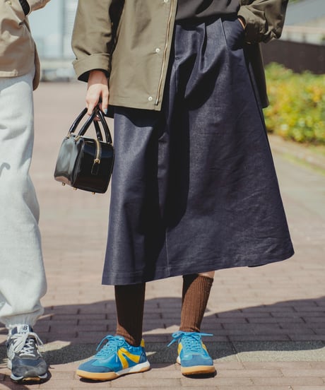 #-70 Rigid denim 2tuck skirt