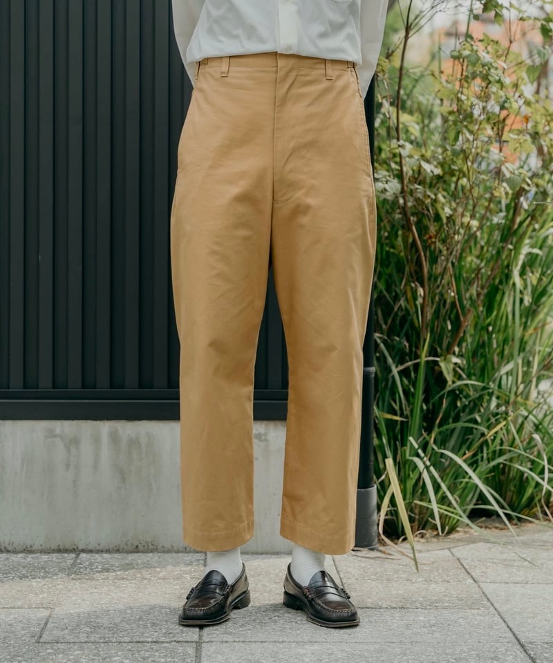 18 Seamless gabardine chino pants (Beige) | U