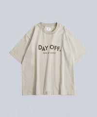 #-10 "DAYOFF" loose classic logo tee（Beige）