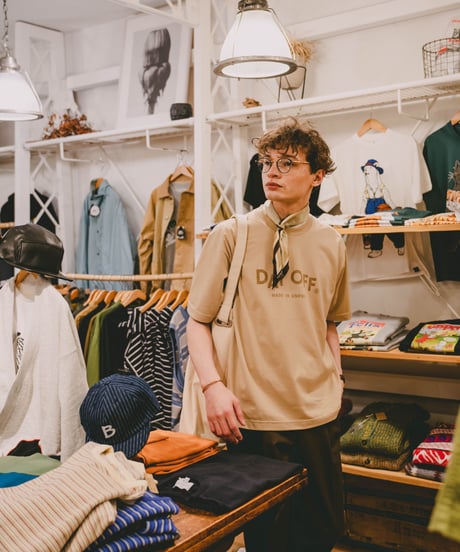 #-10 "DAYOFF" loose classic logo tee（Beige）