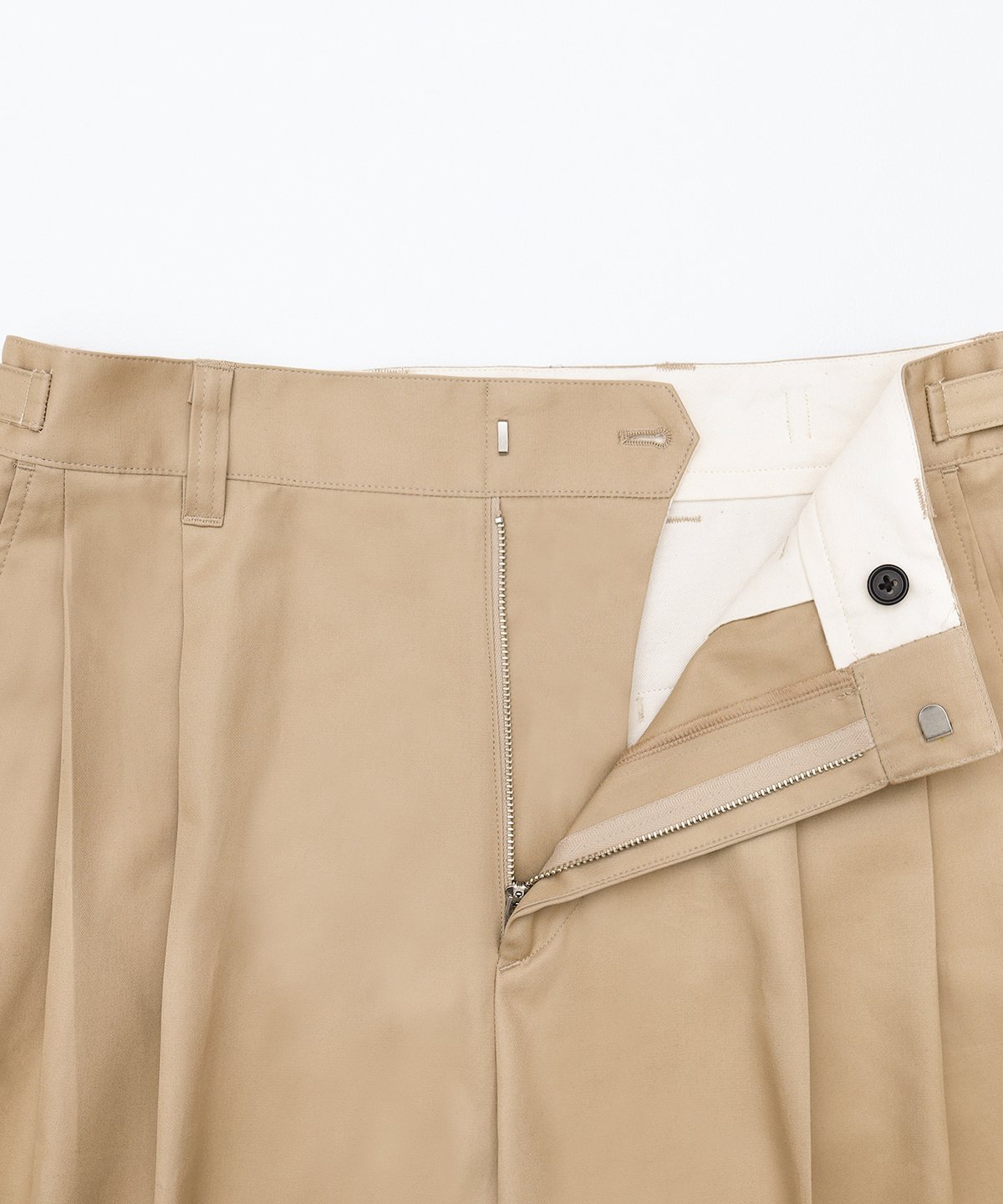 63 Ventile gabardine 2tuck flare shorts (Beig