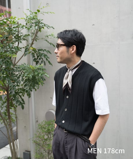 #-09 Giza cotton vneck knit vest (Black)