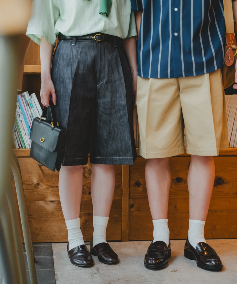 63 Ventile gabardine 2tuck shorts (Beige) | U