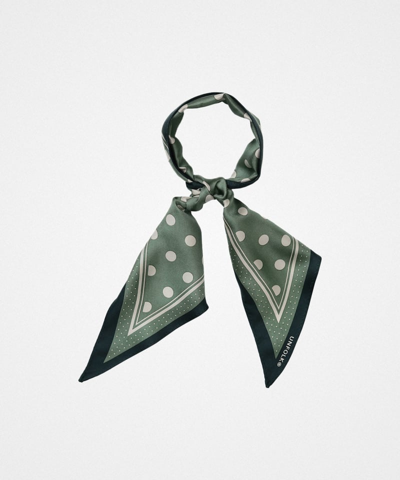 HEUGN SILK SCARF 希少品 美品 HEUGN SILK SCARF 希少品 美品 - メルカリ