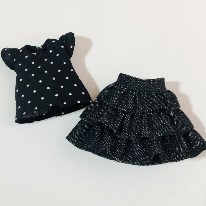 フリル付きスカートとブラウスのセットです❢ 蝶々×フラワー刺繍レースチュールフレアスカート