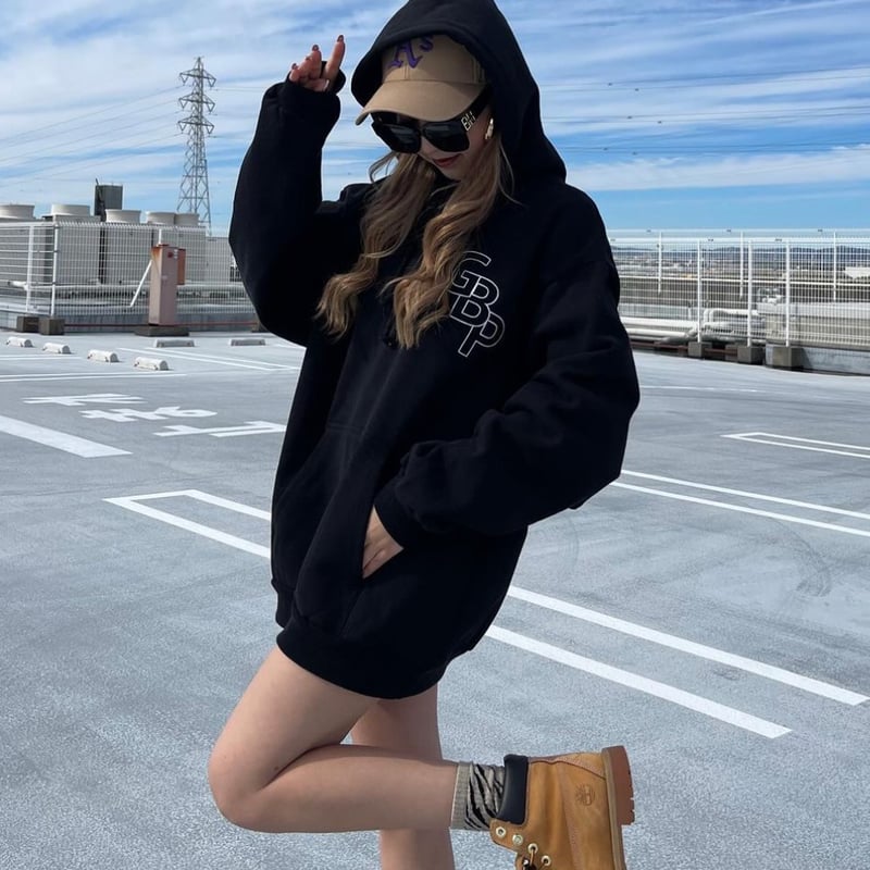 新品タグ付き シークレットトロフィー ボンディングパーカー フード付き シグネチャーモチーフ刺繍フーディ （パーカー）｜INGEBORG