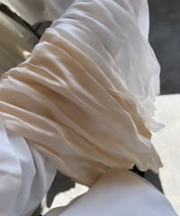 縦シワ加工サテン生地