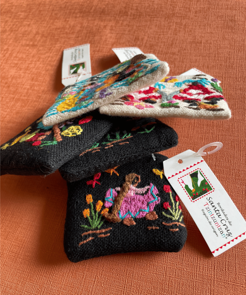 刺繍ビーズ装飾の黒い小銭入れ 楽天市場】ビーズ小銭入れの通販