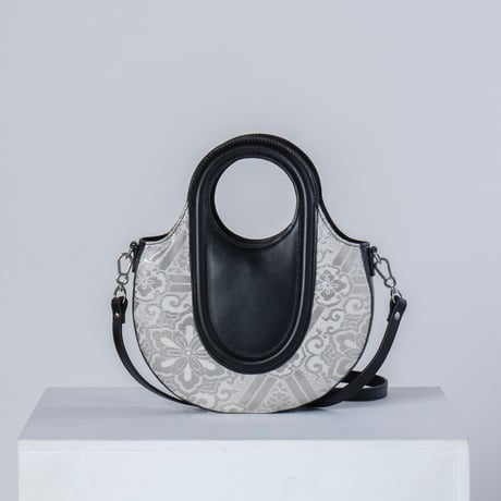 circle handle bag / 27