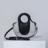 circle handle bag / 27