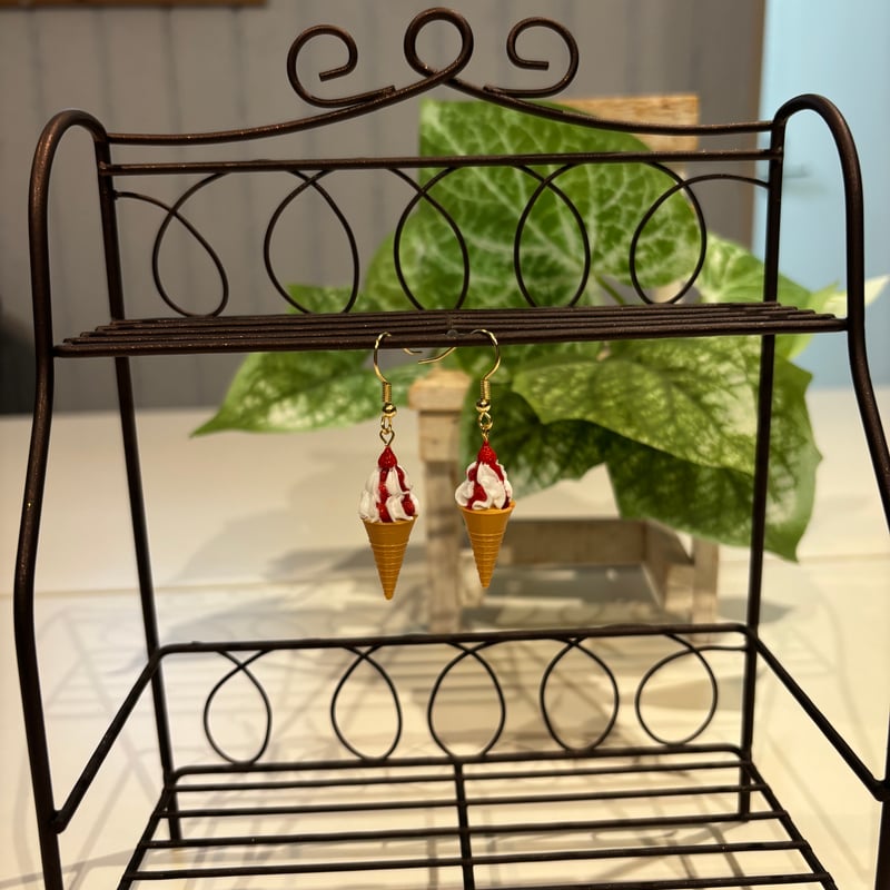 ソフトクリームイヤリングorピアス | 金沢美味しい作家