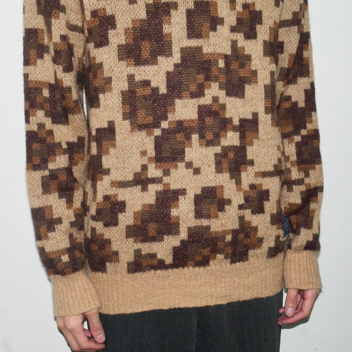 【美品】tete homme × beauty:beast デジカモ グレー 6 fit=scale-down,w=1200