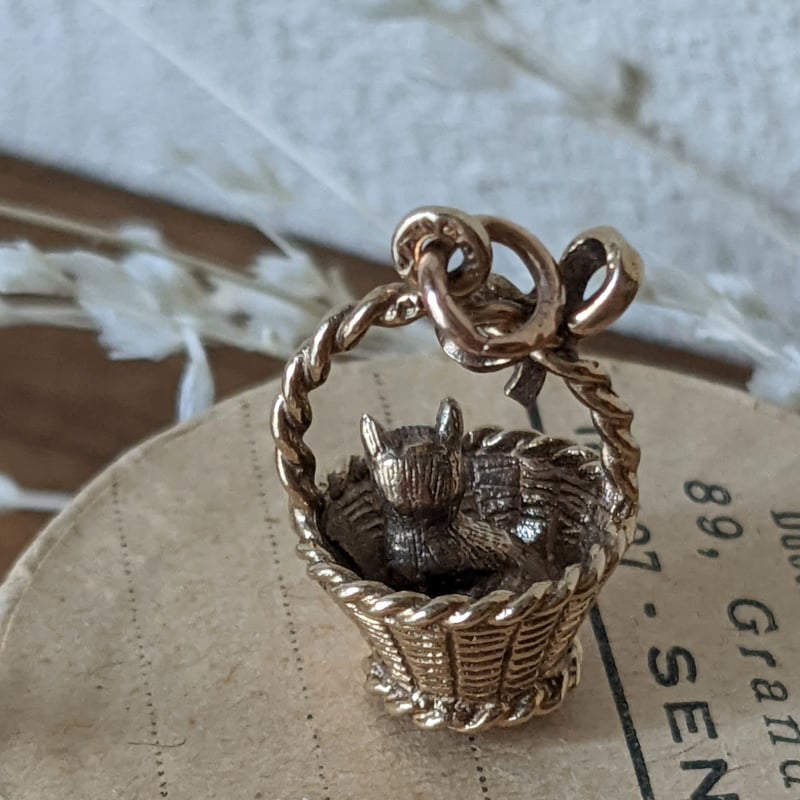 【新品未使用·限定品】 猫ちゃん 茶 チャーム　MOREAU PARIS 新品未使用·限定品】 猫ちゃん 茶 チャーム MOREAU PARIS