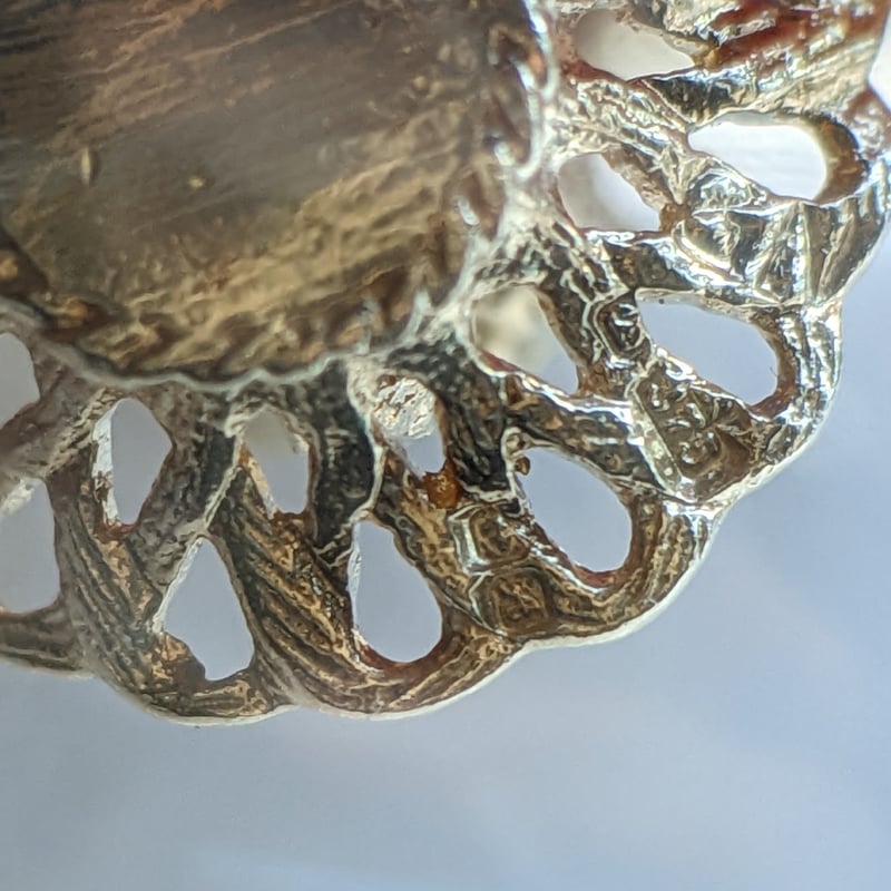 おでかけぐでねこチャンチャームベージュ×赤