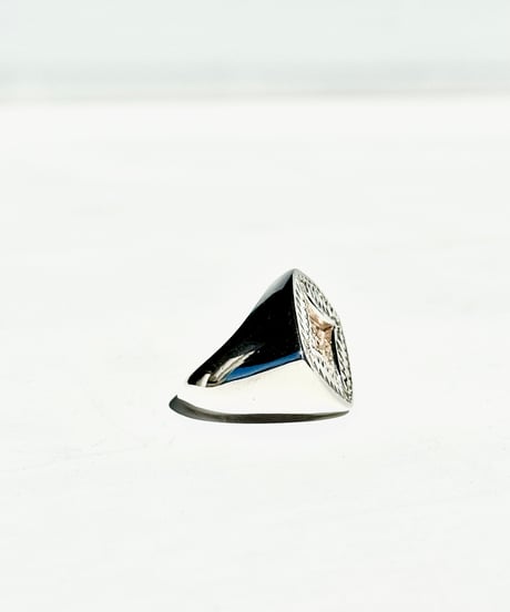 Relief-Diamond-RING