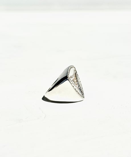 Relief-Triekla-RING