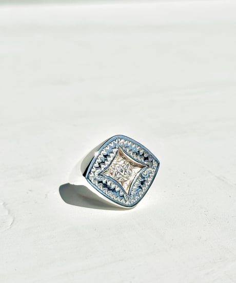 Relief-Diamond-RING