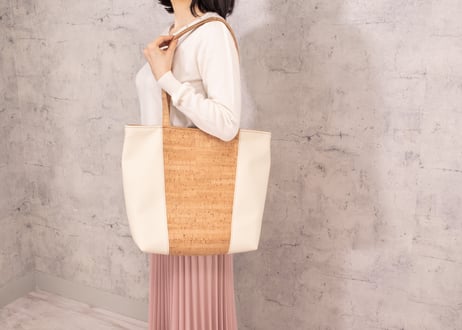☆ブラウン☆　Be Basic Large（ビーベイシックラージ）～天然コルクレザーの大きなトートバッグ～