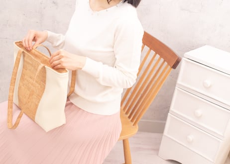 ☆ホワイト☆　Be Basic（ビーベイシック）～天然コルクレザーのトートバッグ～