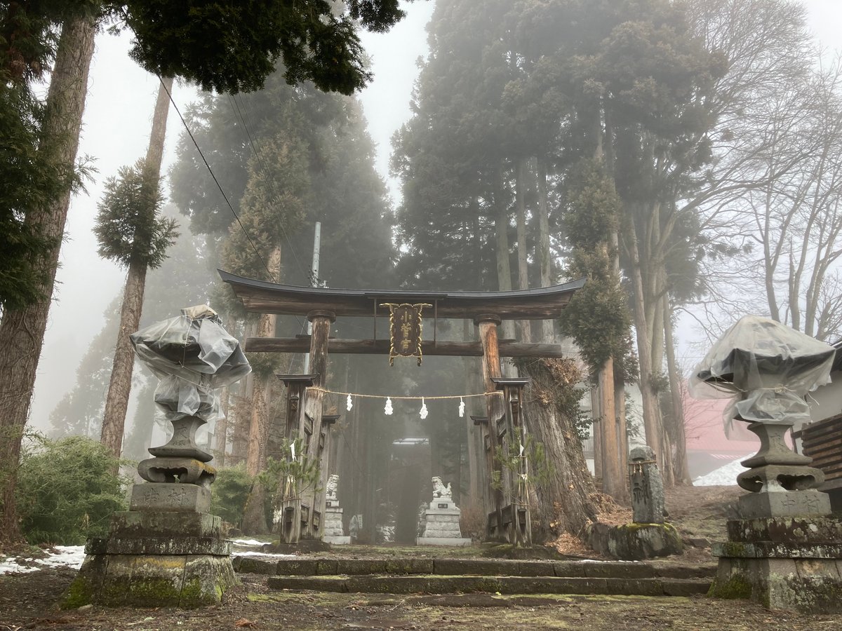 信州・飯山 小菅の里「小菅神社」里宮本殿【手水舎】の音（48kHz