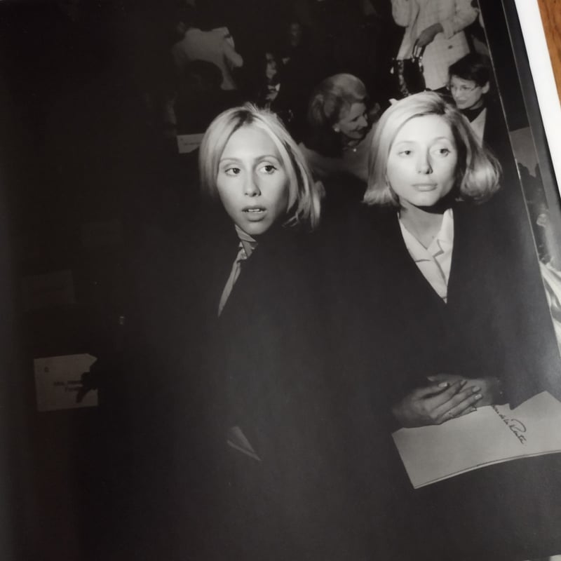 洋書　RUNWAY ※ LARRY FINK ※ ファッション写真集 洋書 RUNWAY ※ LARRY FINK ※ ファッション写真集 - メルカリ