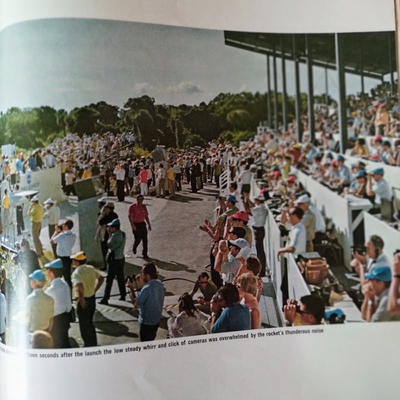 LIFE TO THE MOON AND BACK】 アポロ11号月面着陸特別号 スペース・