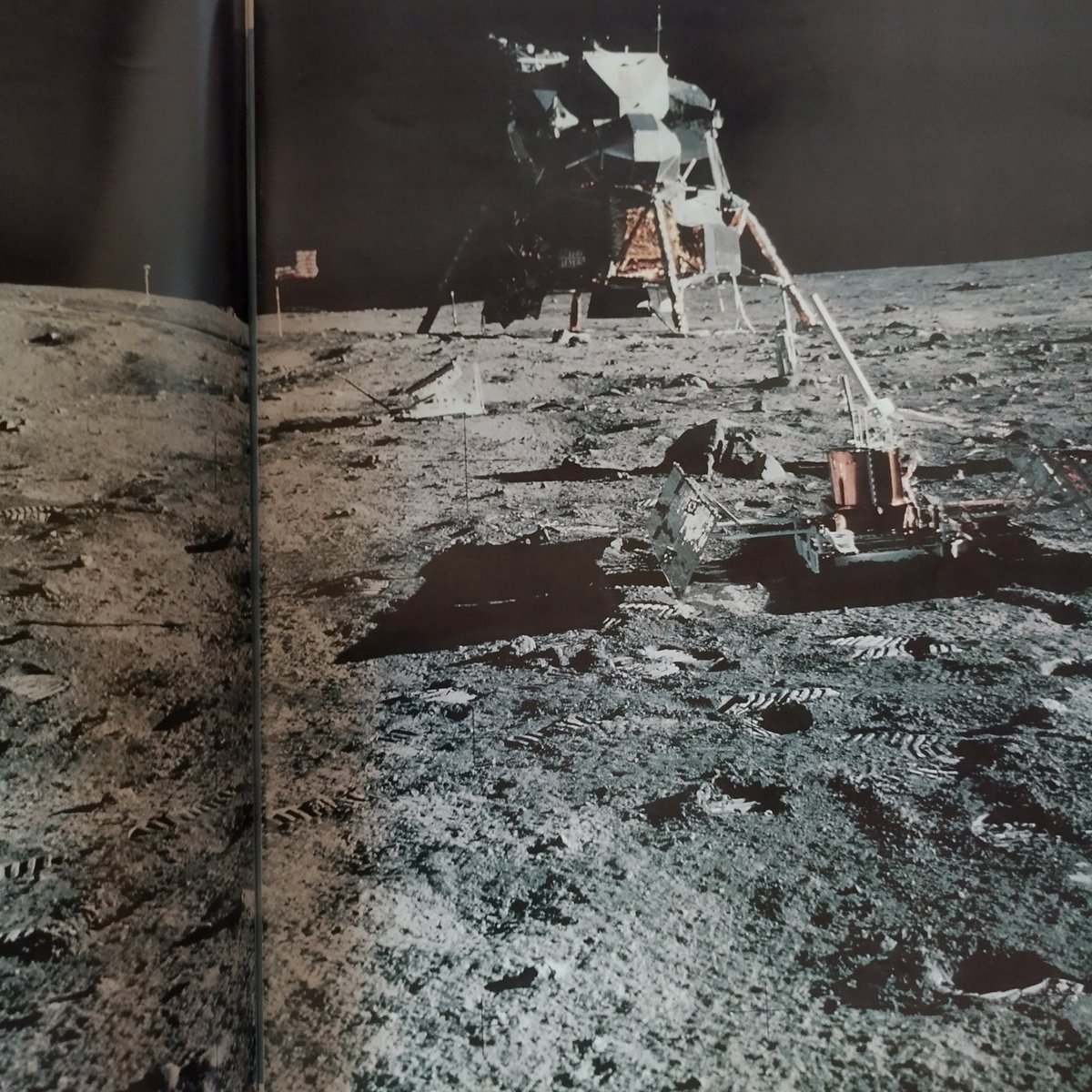 LIFE TO THE MOON AND BACK】 アポロ11号月面着陸特別号 スペース・