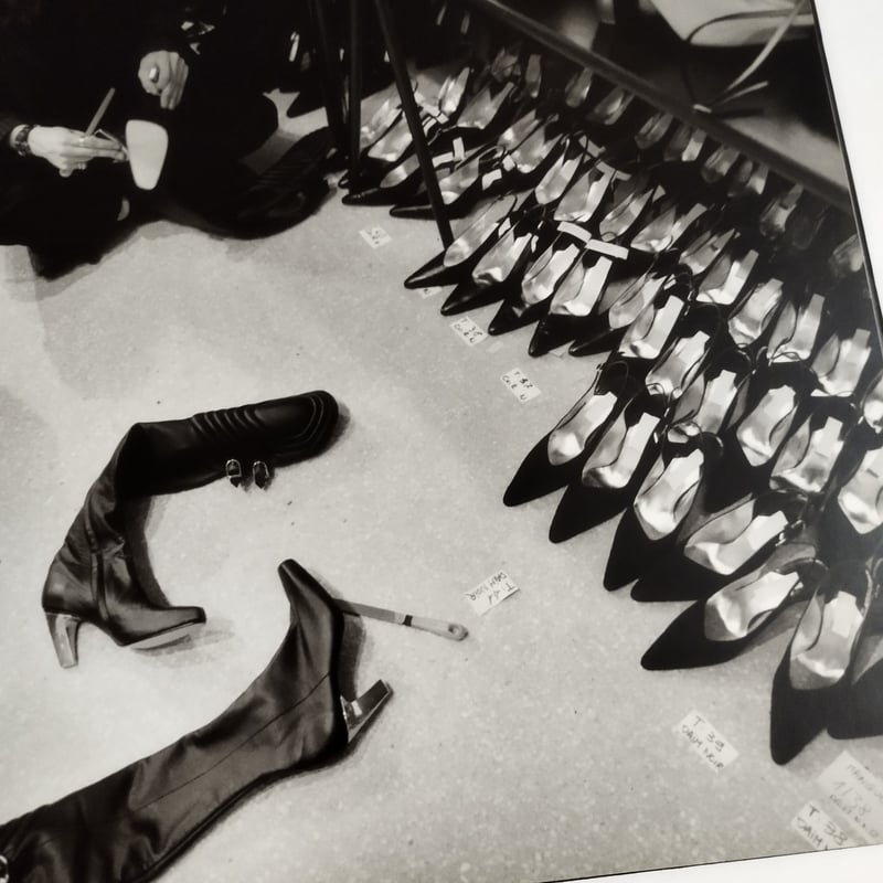RUNWAY』 LARRY FINK ファッションショーの舞台裏そこから見える