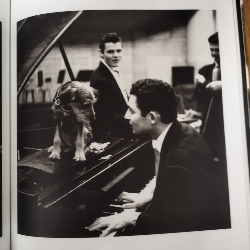 Young Chet チェット・ベイカー　写真集　ハードカバー Young Chet チェット・ベイカー 写真集 ハードカバー 【公式通販】