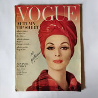 【VOGUE】 (AUGUST 1962)　赤が語る1962年のモード