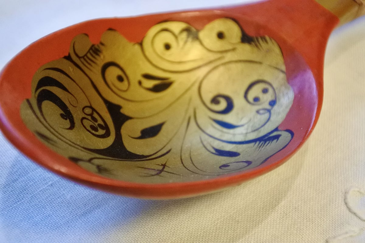 ロシア伝統工芸品ホフロマ塗り大皿お椀2個セット