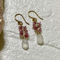 ピンクトルマリン.レインボームーンストーンピアス