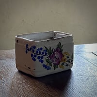 白錫釉花絵