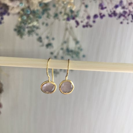 天然石ピアス〔キャッツアイ〕