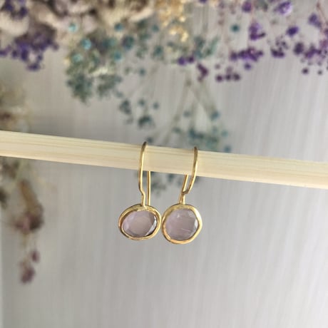 天然石ピアス〔キャッツアイ〕