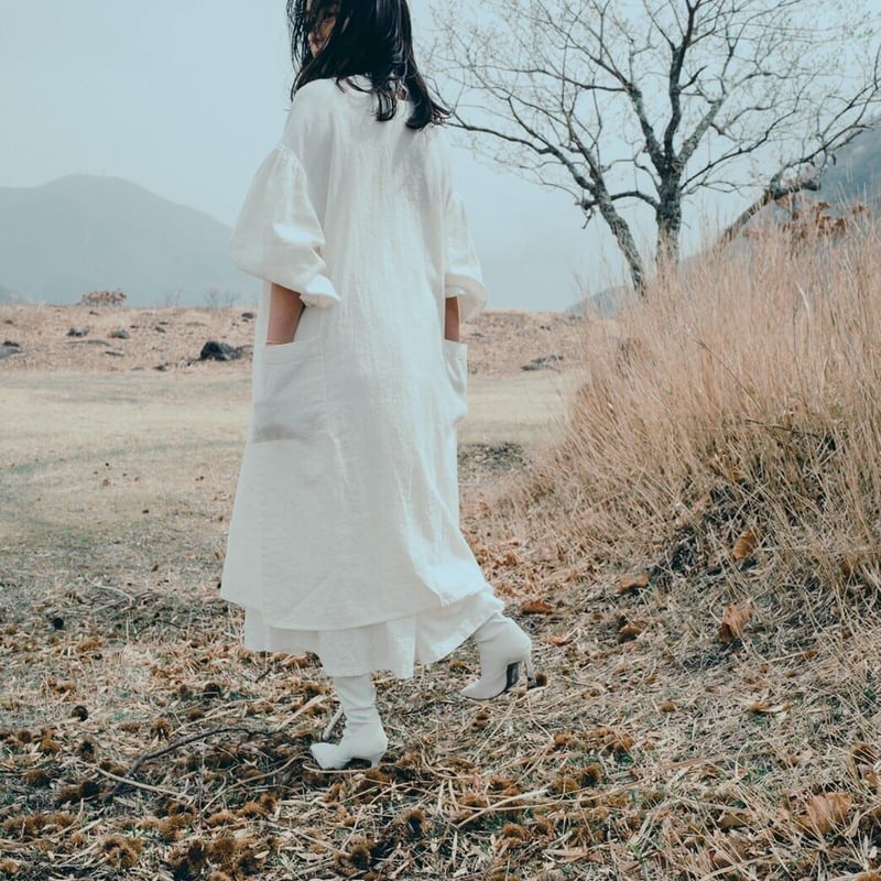 miページ(フラワーブーケの被布エプロン)ペプラム付き すてきな先生vol.93|ボタニカルヨーク刺しゅうエプロン ベージュ