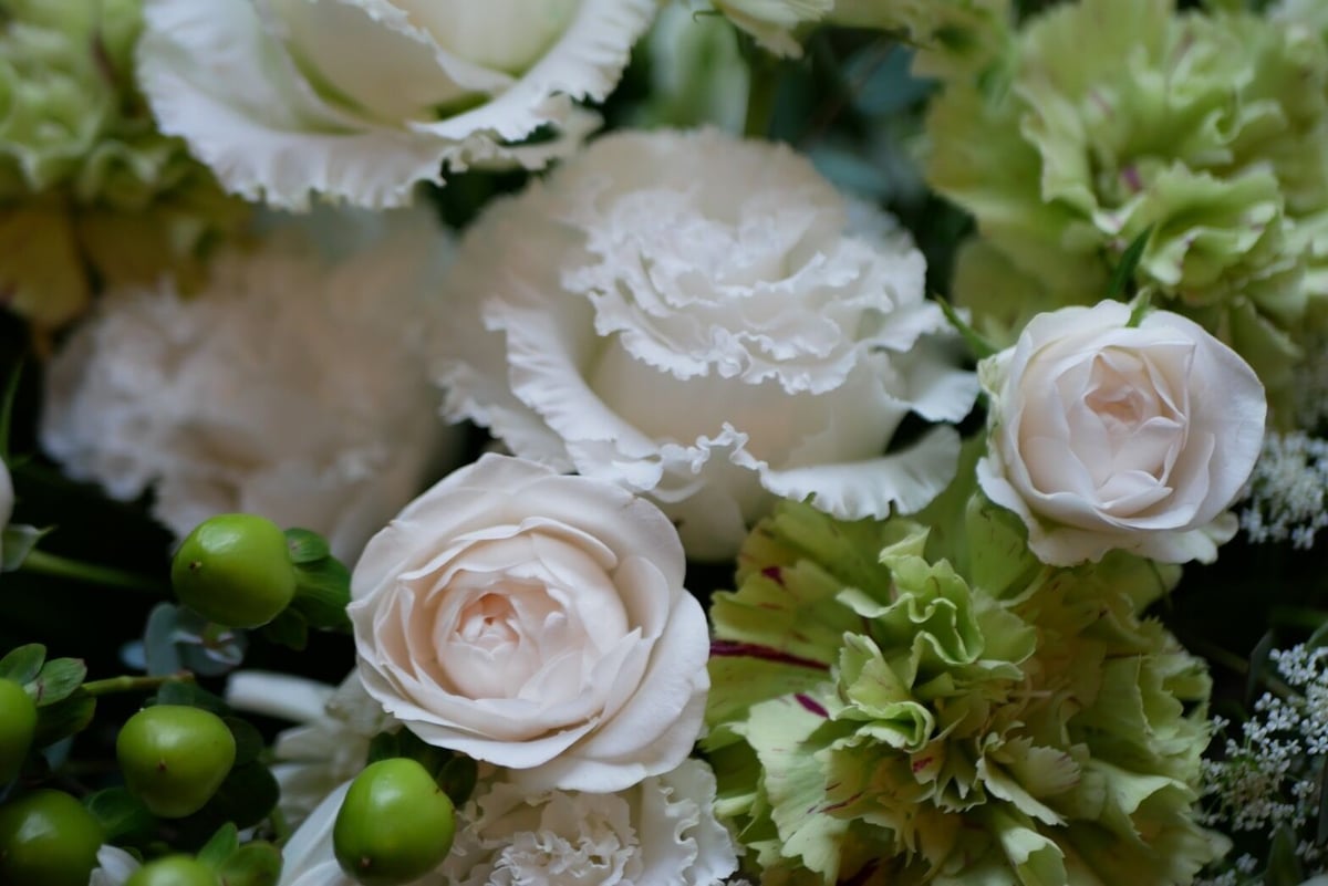 clover-green ⭐︎造花アレンジ 白 グリーン　高さ約50cm clover-green ⭐︎造花アレンジ 白 グリーン 高さ約50cm