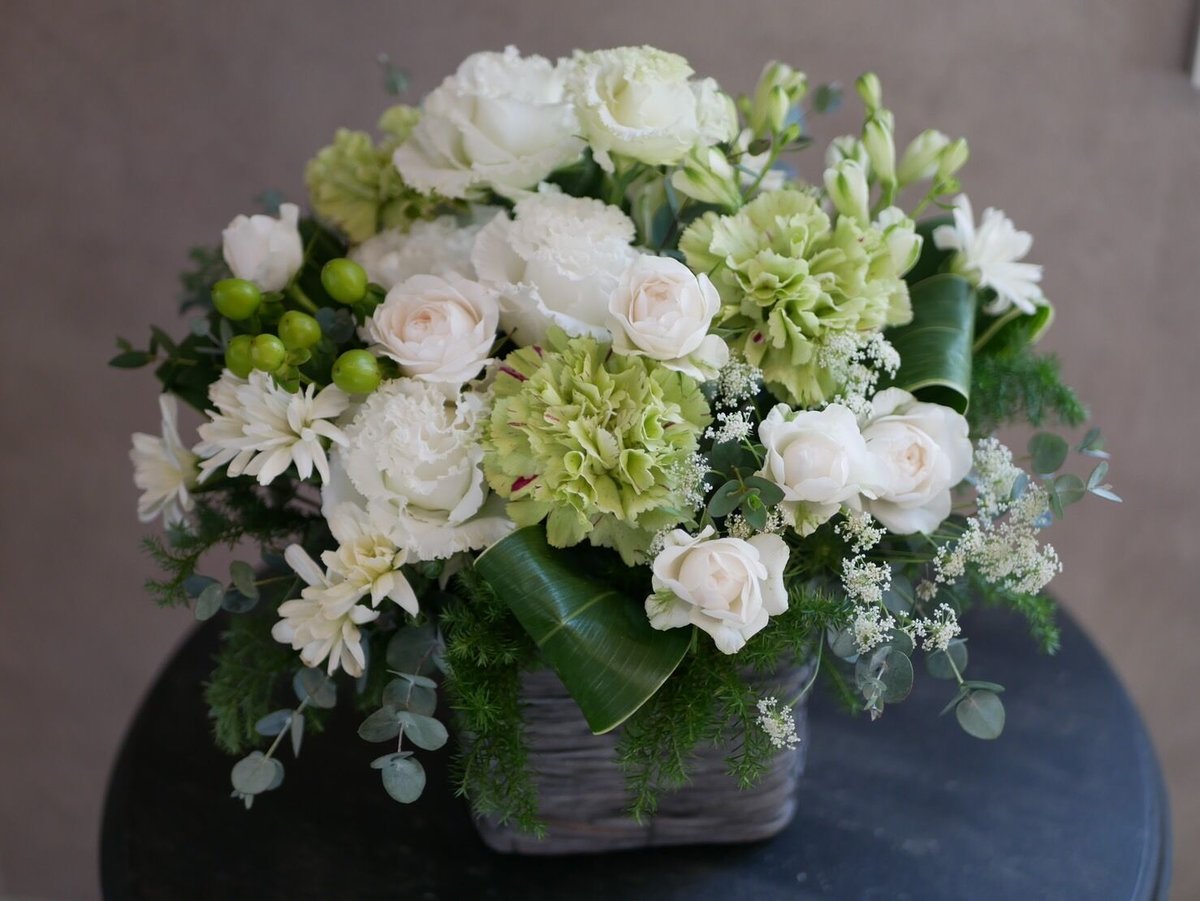 clover-green ⭐︎造花アレンジ 白 グリーン　高さ約50cm clover-green ⭐︎造花アレンジ 白 グリーン 高さ約50cm