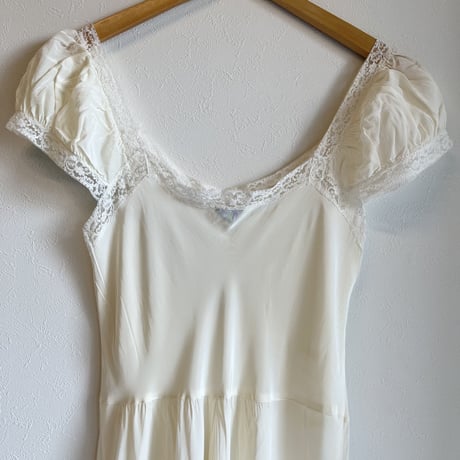 〈vintage〉puff shoulder slip with blue petit flower