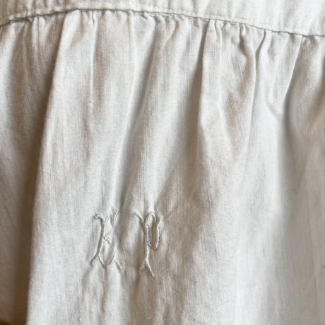 〈antique〉nocollar cotton blouse