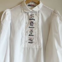 〈vintage〉four seasons embroidery blouse