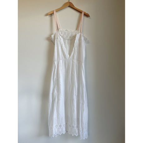 〈antique〉cotton one-piece with velours ribbon shoulder