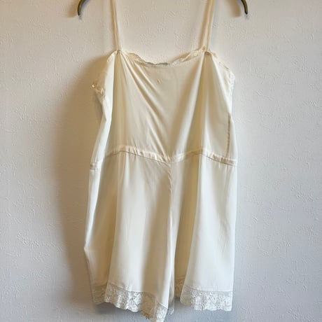 〈vintage〉lace switching teddy